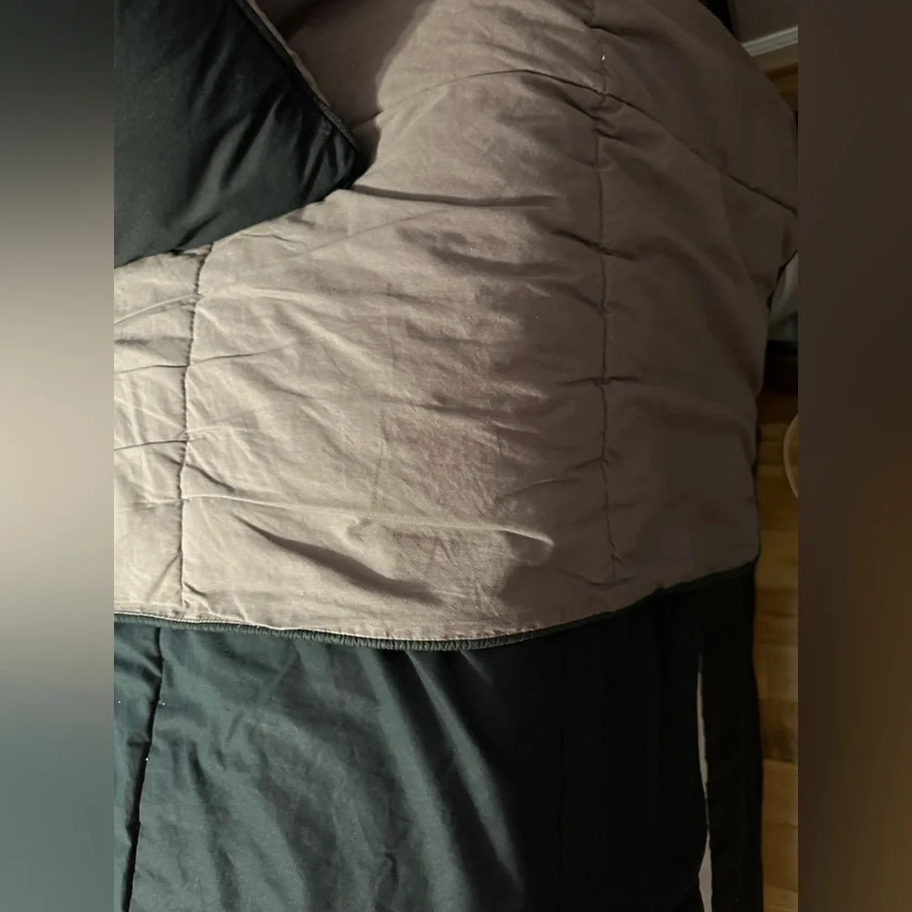 Reversible black and gray comforter